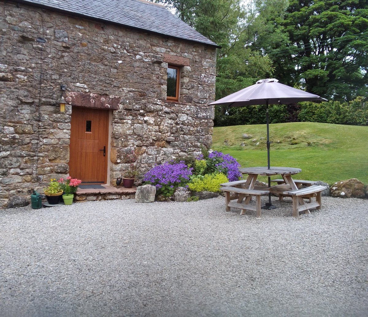beryleden36's tweet photo. CANCELLATION #Valentines #HalfTerm 
12-19 Feb 
 Lovely detached #dogfriendly #holidaycottage #Cumbria #logburner Graded 4*Gold by #VisitEngland  Large garden
@BOOKHOLSDIRECT @dogfriendlyinfo @IndependentCottages
https://t.co/E3wN1HZvBw Harry's Barn https://t.co/4yDZkMOajX https://t.co/A5ktP3VAsO