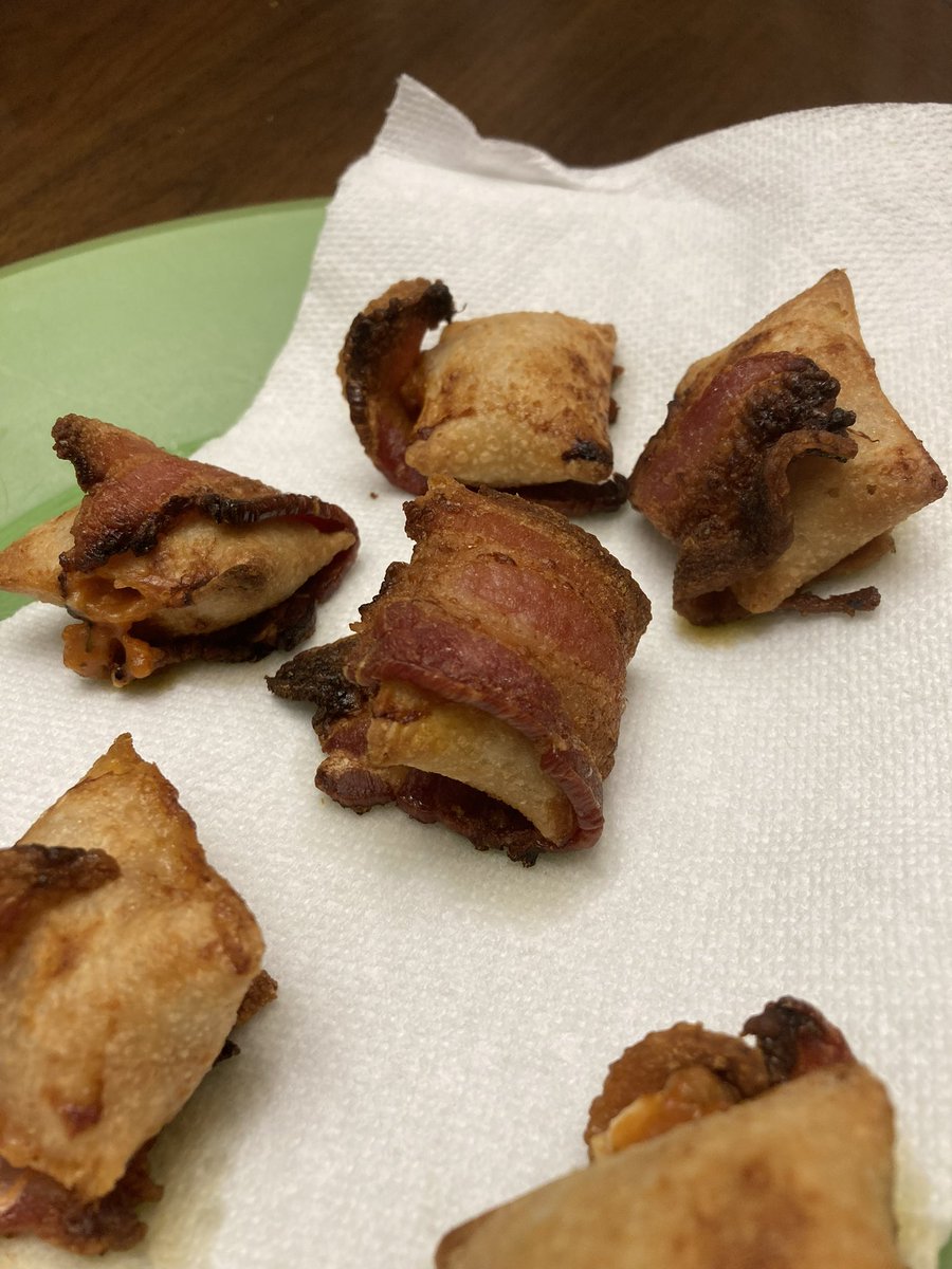 CynthiaMcCloud's tweet photo. Bacon-wrapped pizza rolls are nothing special. Pizza rolls are great. Bacon is great. Together they don’t add up to more great. They just average out. #trend #airfryer #experiment #Saturdaysnacking #pizzarolls https://t.co/skhqYSirOm