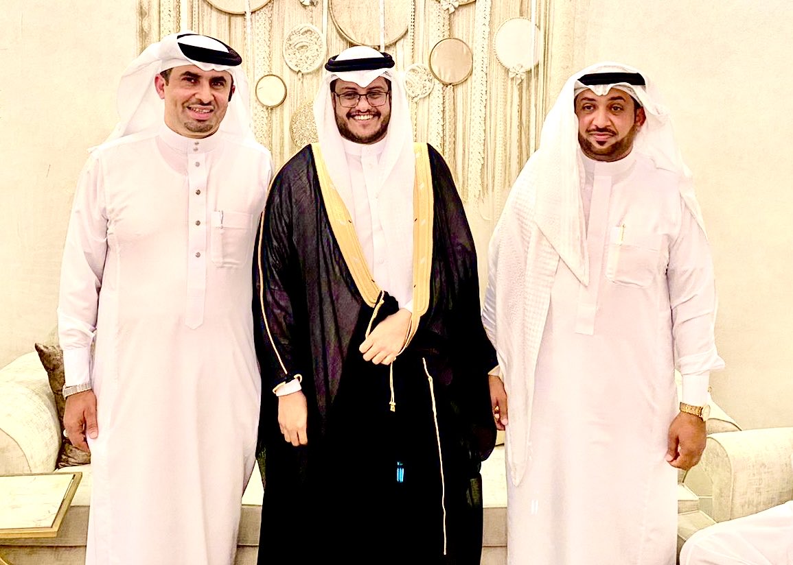 QsiVz22ifA80niU's tweet photo. عضدي وسندي ابوعبدالعزيز 
الف مليون مبرووك عقد قران ابنتنا د اصايل الحسن خمجان على د مروان محمد الحميدي الله يبارك لهم ويبارك عليهم ويجمعهم في خير 🌹♥️🌹 https://t.co/rVbN2ZZHuH