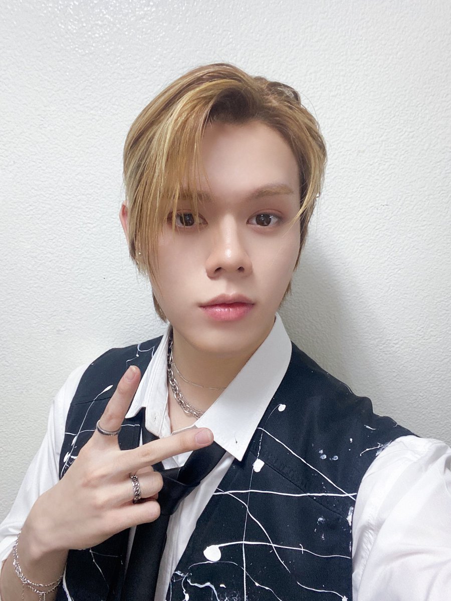 kim_fatoom's tweet photo. @GHOST9OFFICIAL Almost everyone chose Shin, Everybody's nice, and we love them all,The choice is difficult, He chose a Prince because he's so cute. Nice in his own nice that I want to eat it🥺🌸, my cute little Prince, I love you, Prince
I love you all❤️ https://t.co/Y3i4Bnvqzf