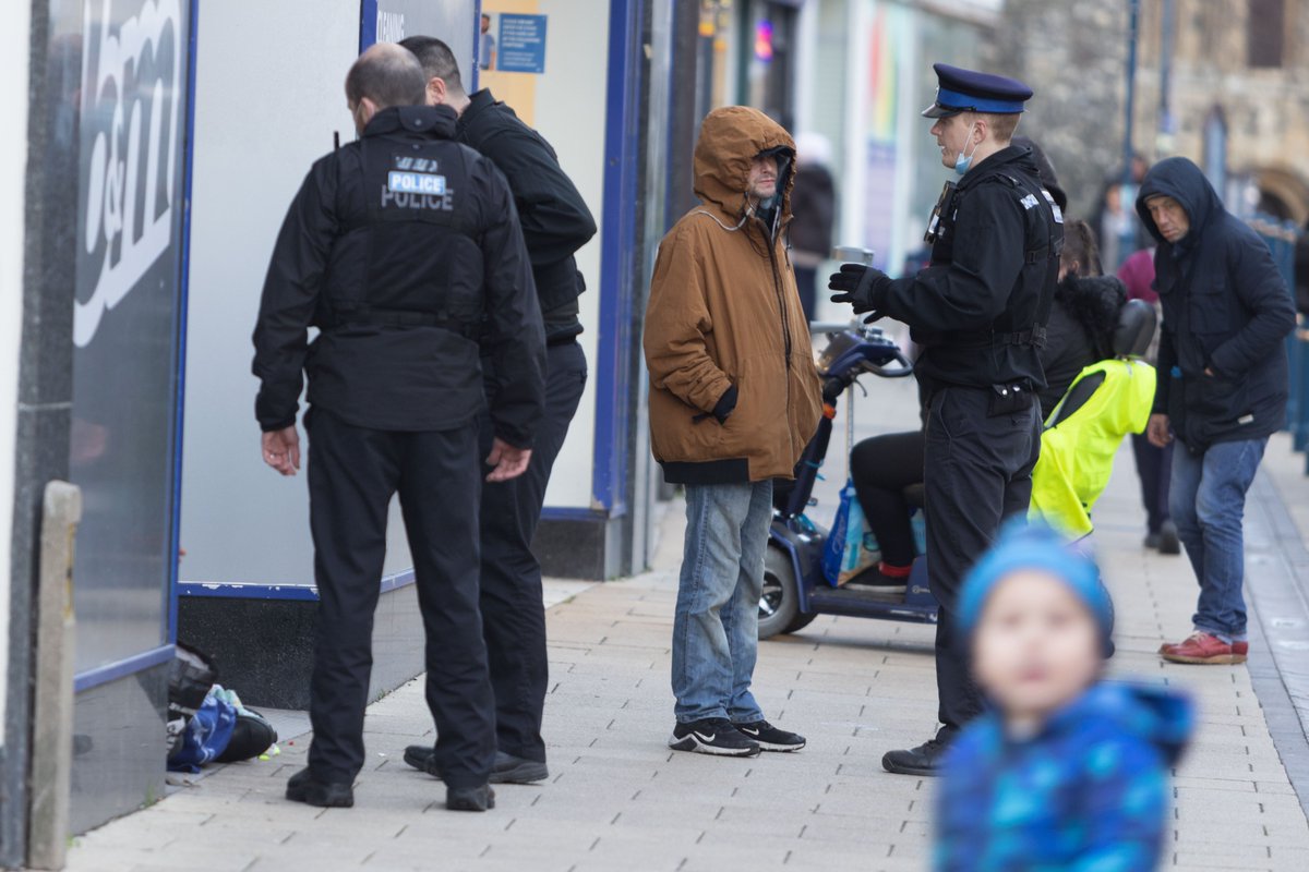 skodapasser's tweet photo. @KM_newsroom A small 5 yrold child had his face savaged by a beggars dog as the faimily bought clothes for the homeless man in Dover at the start of the Lantern Parade https://t.co/PxEDA5buic