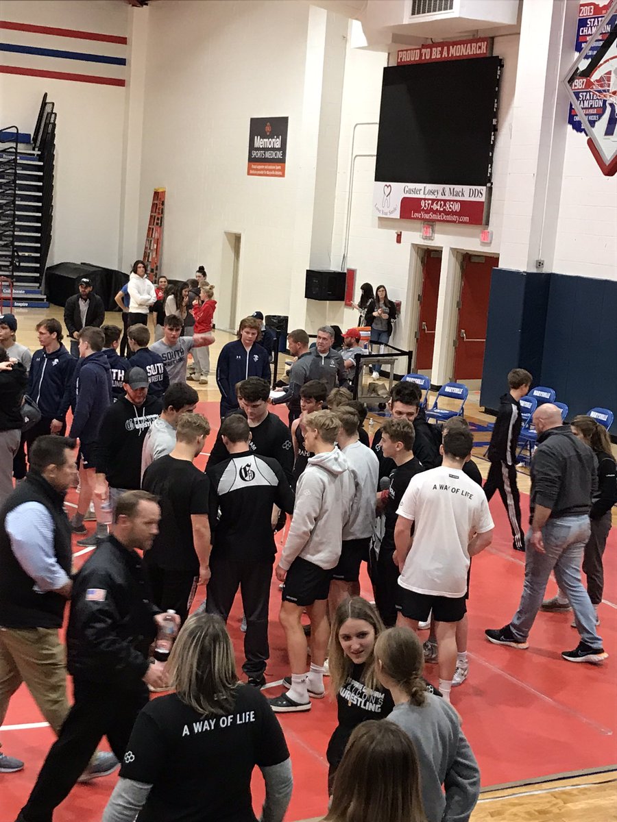 ghs_nest's tweet photo. @GrahamWrestling goes 6-0 and walks away with the hardware at the Marysville Duals #grahampinwin https://t.co/FRLnmLR3Nt