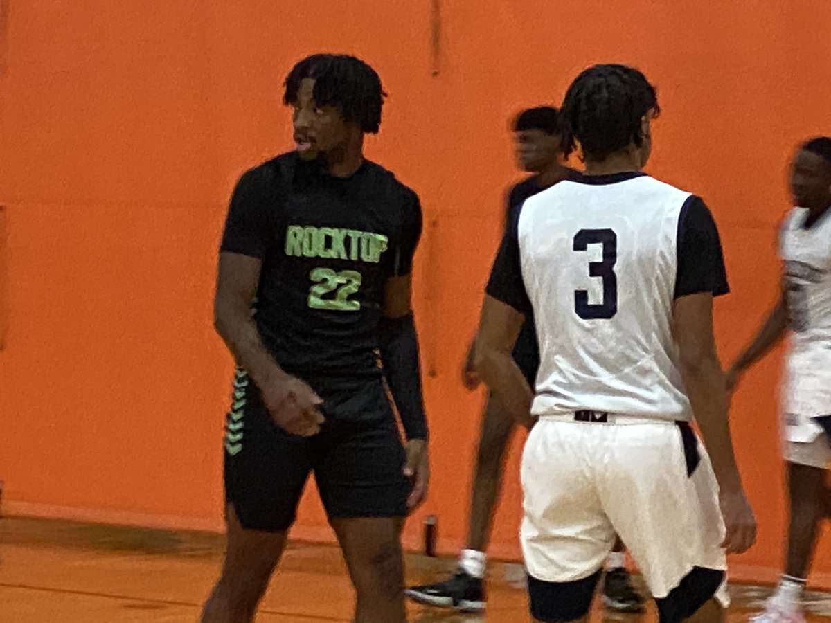 AJ BURNETT 6’8 big active for <a href="/RocktopAcademy/">Rocktop Academy</a> 
#BIGSHOTS #BooLegacyClassic