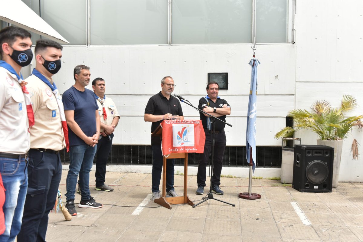 3framos's tweet photo. HÉROES POR SIEMPRE

Hoy colocamos placas en la entrada de la @Municipalidad3F para recordar y homenajear a los 10 vecinos de #TresDeFebrero que murieron en Malvinas.

¡Una gran iniciativa del grupo Scout San José Obrero que con @dievalen y todo el equipo se pudo hacer realidad! https://t.co/pcVFIR4BEE