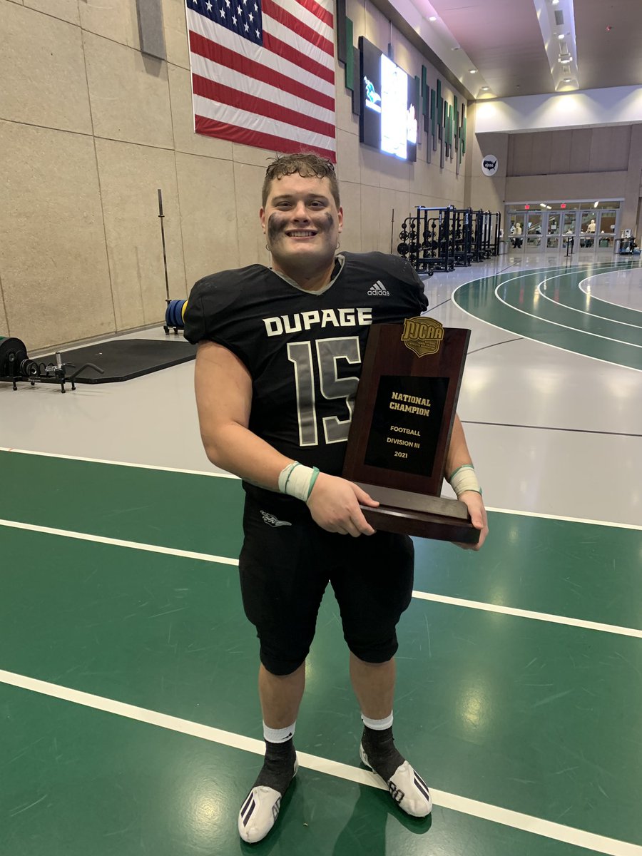 GenoLukowski's tweet photo. Best way to end my Juco career. As a National Champion, size me up baby!! 💍 🏆 https://t.co/LL7r6Gl3ff