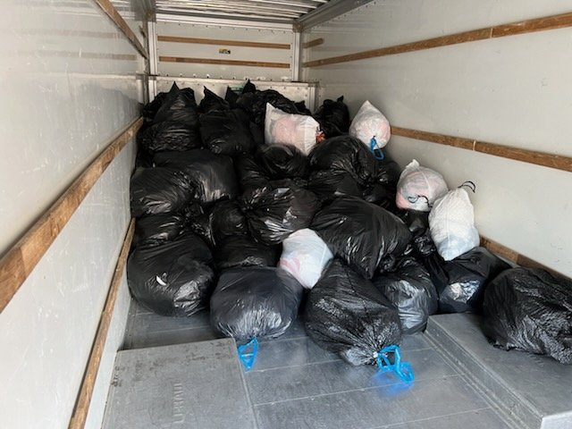 Today we wrapped up our clothing drive! Thank you to our families, neighbors and community for your donations! The Adams collected 147 bags to raise funds for our school! Stay tuned for our totals with the Bradley! 

👕👖🧥👗