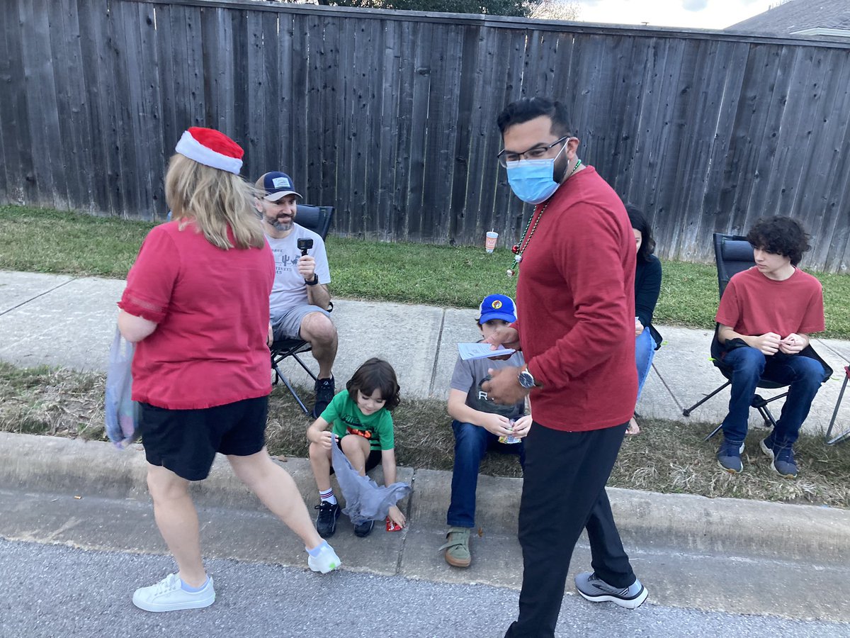 PfISDHR's tweet photo. PfISD HR sharing wonderful district employment opportunity information during the 2021 Pfestival of Lights Parade! Happy Holidays! #liveworklocal #herewearepfamily @pfisd @PflugervilleTX https://t.co/1R3ARvmri9