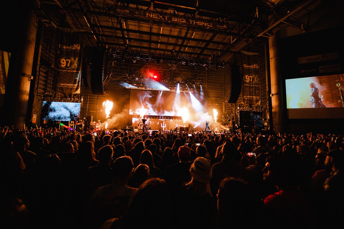 twenty one pilots tweet media