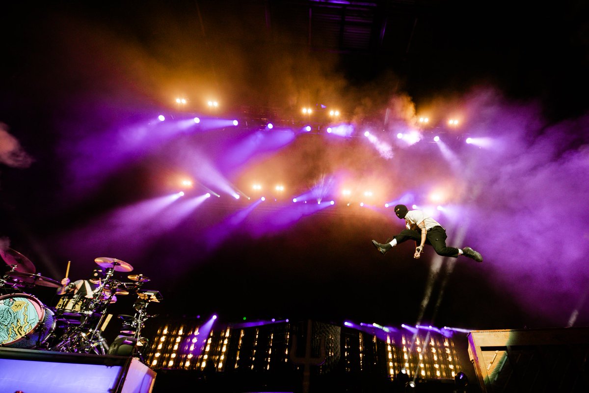 twenty one pilots tweet media