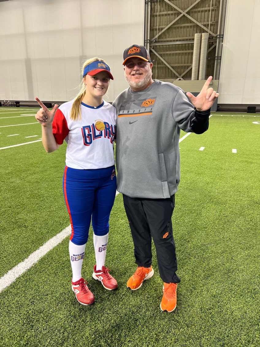 sadiebeck2024's tweet photo. Thank you @OSUcoachG @J_Cottrill_ and the whole OSU softball staff for putting on a great camp with lots of instruction as always! Looking forward to seeing you guys again soon! Go pokes!🤠 https://t.co/MgMioJCZc6