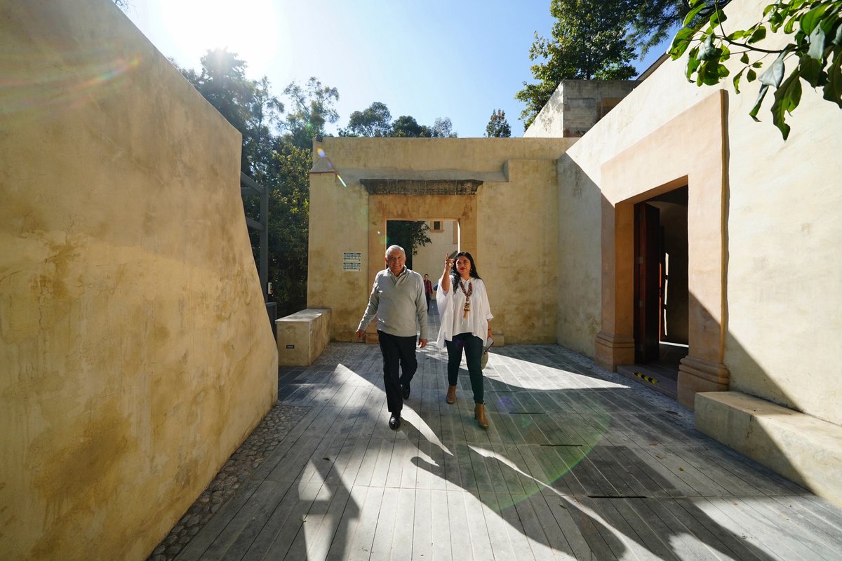 lopezobrador_'s tweet image. Estamos recuperando la Ermita, el manantial y áreas naturales y de recreación para el pueblo de Santa Fe, que fundó 'Tata' Vasco.

youtu.be/YyuQqJE39tw