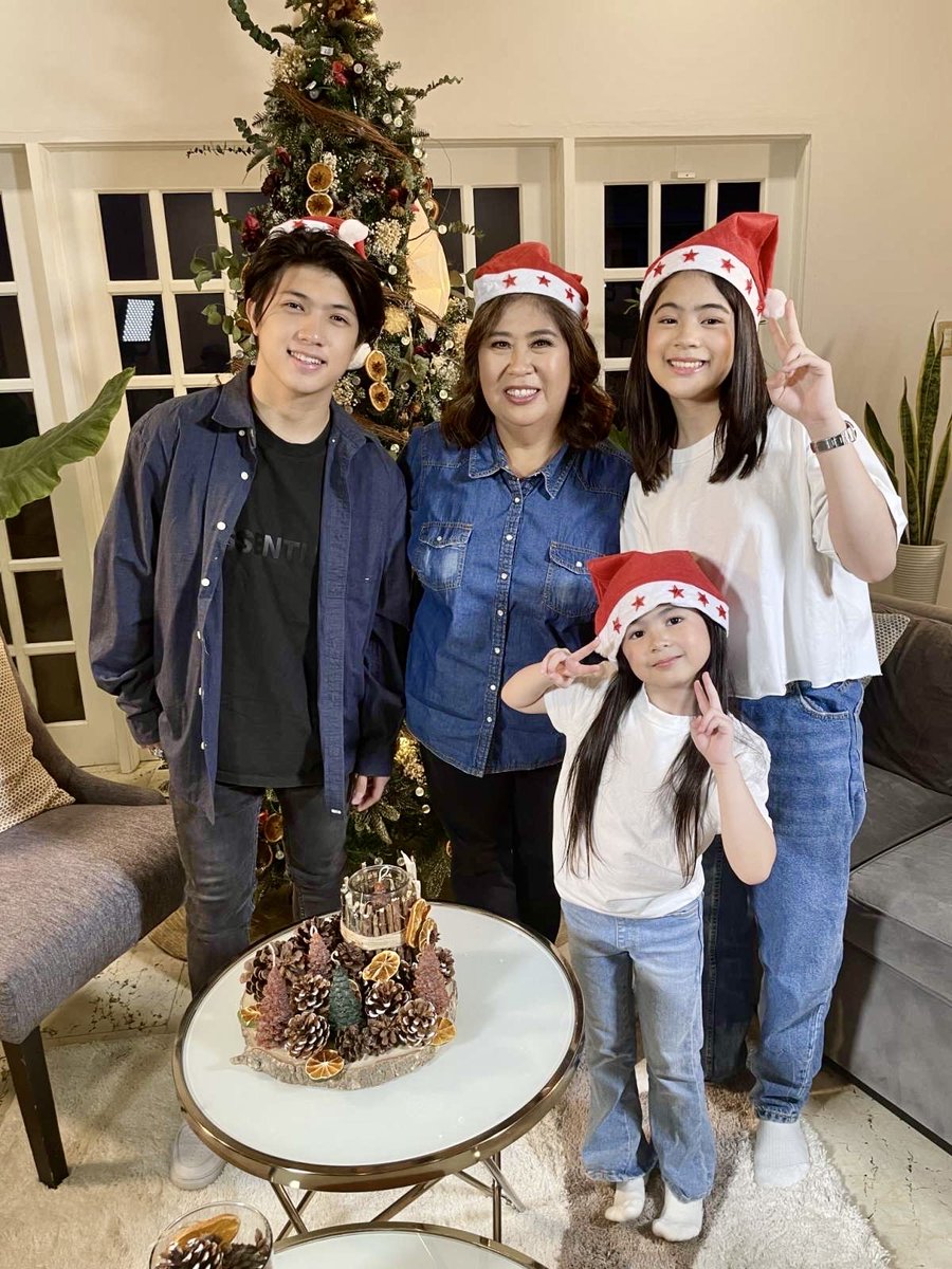 KM_Jessica_Soho's tweet photo. Jessica x Ranz x Niana Christmas Dance Collab 

This Sunday on #KMJS. 🔥🔥🔥 https://t.co/fE6qKWCBf0