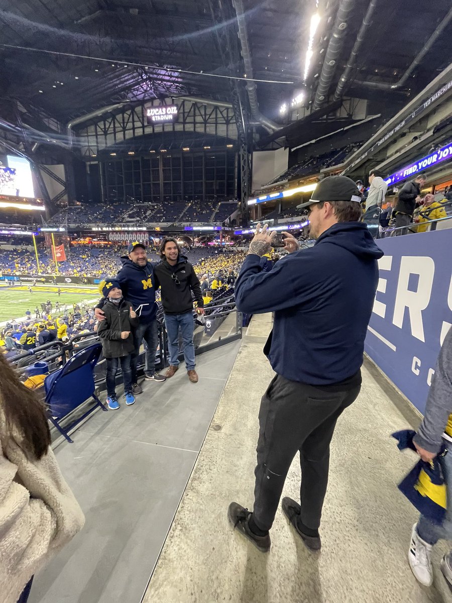_willcompton's tweet photo. Michigan fans loving that @TaylorLewan77 is at the game. Families asking him to take photos https://t.co/ekQJBjtcJP