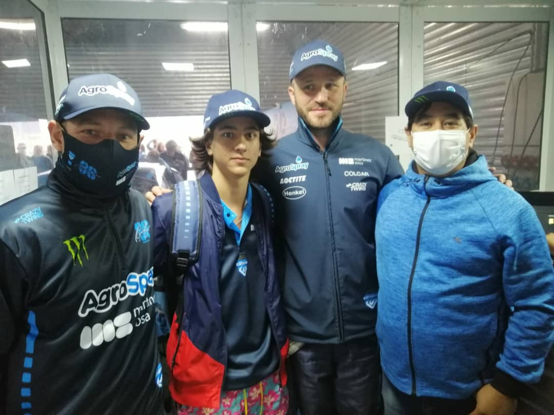 Recibimos en nuestros boxes a invitados de #Loctile y <a href="/AgroSprayAR/">AgroSpray</a> que ganaron 2 kits y 2 entradas para esta carrera. 👏 #TCenSanJuan
