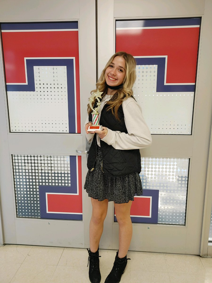 Congratulations to freshman Charlotte Woodward for breaking to quarterfinals in Lincoln-Douglas debate at the Truman Novice Tournament!! Did I mention this is her FIRST TOURNAMENT?! 🥳💪

Staley is so proud of you, keep up the hard work Charlotte!!
#StaleyStrong #StaleyNation
