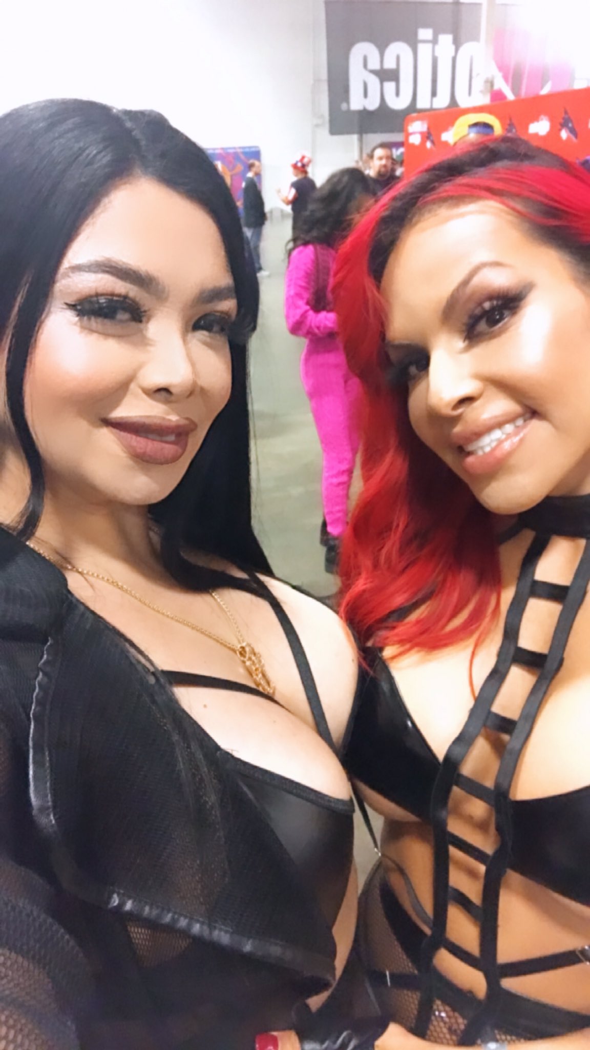 @foxxy702 and I are matching outfits @exxxotica DC https://t.co/la7oi5PCOv