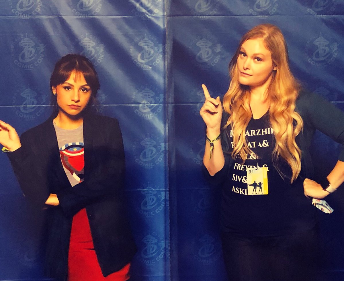 GretaKKelly's tweet image. Can you take the Deni$e heat?!?! 

Thank you so much to the delightful @aimeecarrero for this pic at #ECCC2021