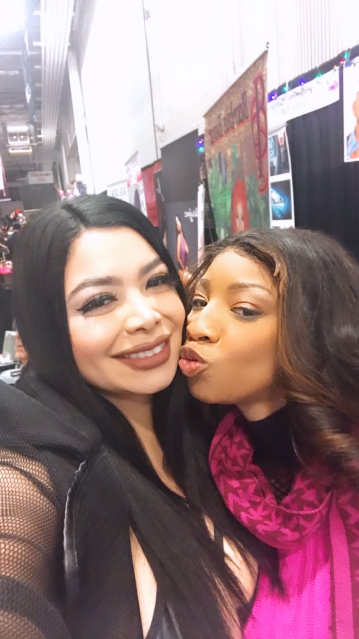 @xoispyseptember and I always looking cute 💕 Come hang out with us @exxxotica DC at the @galaxypub booth 111 https://t.co/tPEtOHD96K