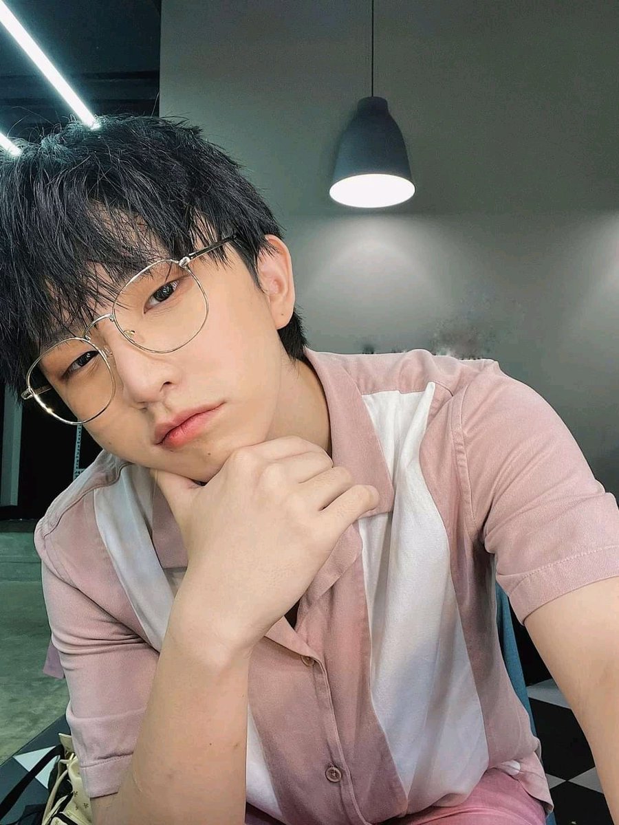 Nghitran07's tweet photo. #TùngMaru #Uni5 https://t.co/EsUTqM6YNz
