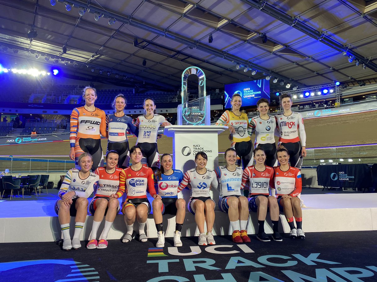 Yumi_Kajihara's tweet photo. UCI #TCL スクラッチ 優勝🥇

最高の女子選手たちと4戦を競い合えて、本当に楽しかったです☺️

この経験を来年に活かせるよう、もっともっと頑張ります!

いつもライバルの選手たちとたくさんお話しできて本当に嬉しかった🤍

遠征と大会をサポートしてくれた母✨

#koeiscience #光英科学研究所 https://t.co/cs9Qiieahq