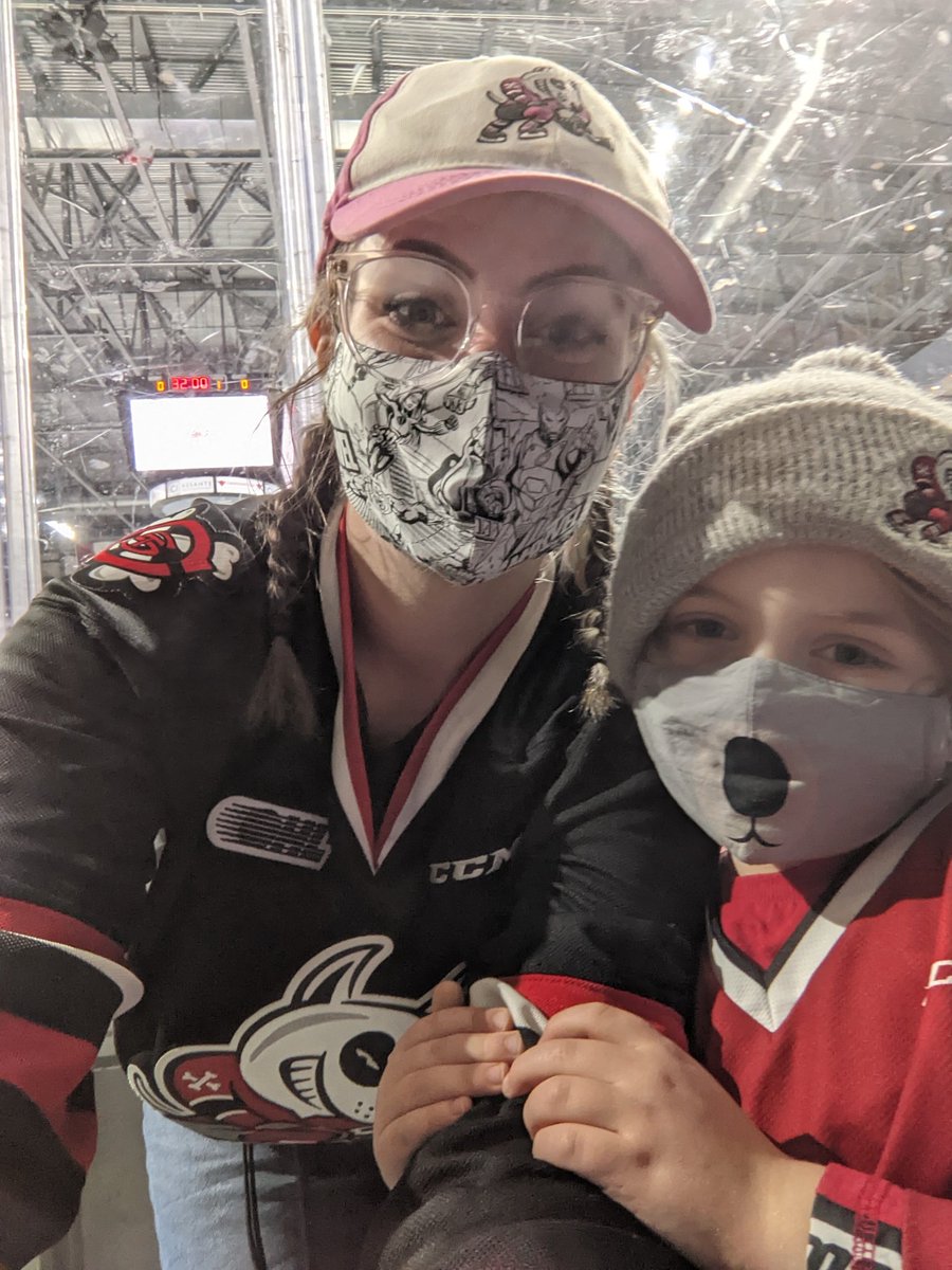 impossiblekma's tweet photo. Feels good to be back at a game! #godogsgo #niagaraicedogs #ohl https://t.co/83h4OYCecH