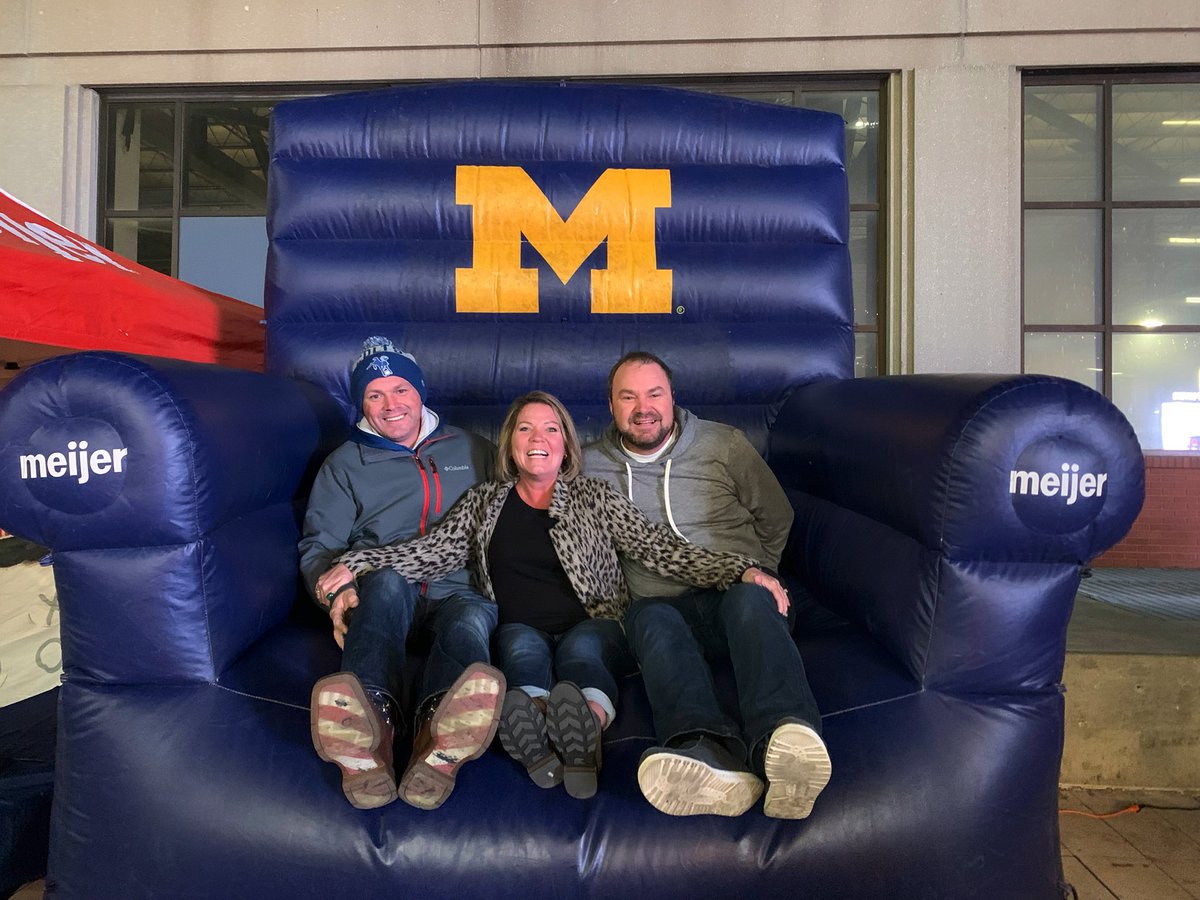 KrysShet's tweet photo. #B1GFCG https://t.co/zlNdtNs0tr