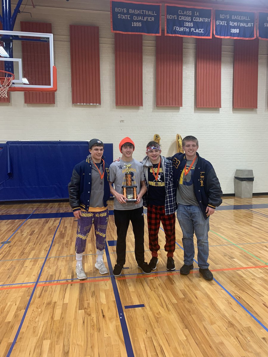 Regals take home the Team Title at the Jesup Dual Tournament today. This is the first team title in Regina Wrestling season! Congrats to all the Regals on a great day 🏆