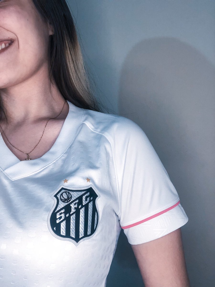 santristafc's tweet photo. “não precisa usar uniforme na faculdade” eu indo pra faculdade: https://t.co/nq0kw9cY1i