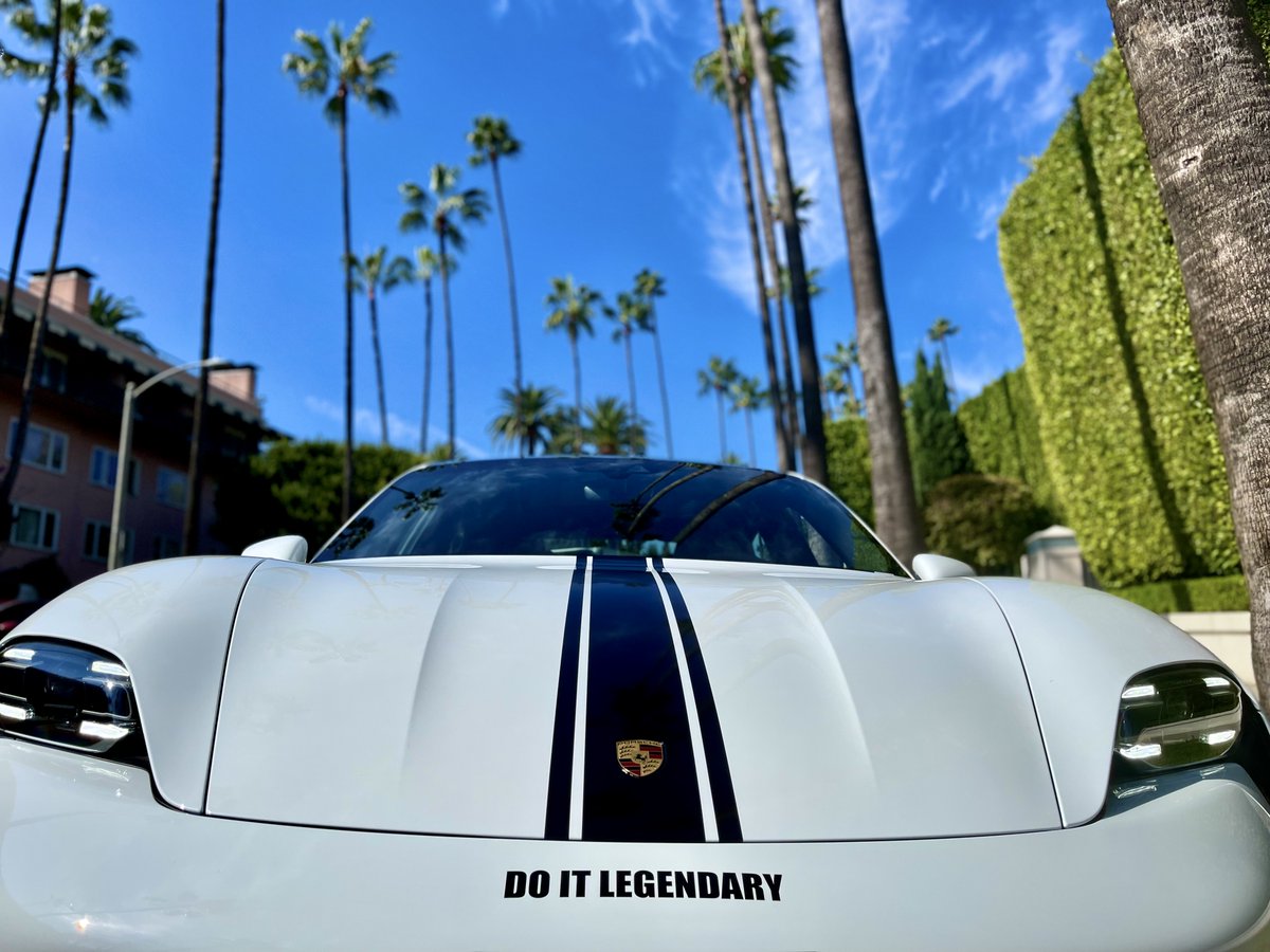 doitlegendary's tweet image. The best wav to predict the future is to create
it.✨🖤🤍 
#legendsofcreativity #doitlegendary #porsche
#tavcan4screative #lifestyle #dreambig #Taycan