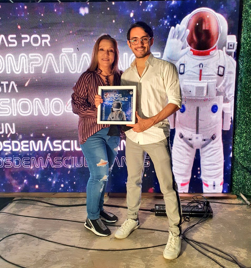 Olivarescfc's tweet photo. 🤩🌟 ¡GANAMOS! Academia Olivares recibió el Premio Carlos Cruz-Diez de la ONG @MasCiudadanos_
-
Gracias a las miles de personas de toda Venezuela y el mundo que han han en nuestra Academia para desarrollar su talento y a todos los miembros de nuestro equipo. https://t.co/WBOzBJV3L4
