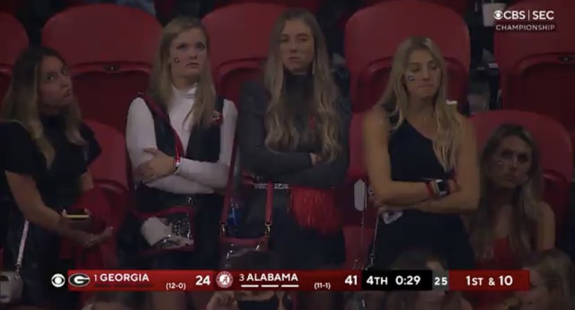 barstoolsports's tweet photo. Pain https://t.co/uOVAV5HXwd