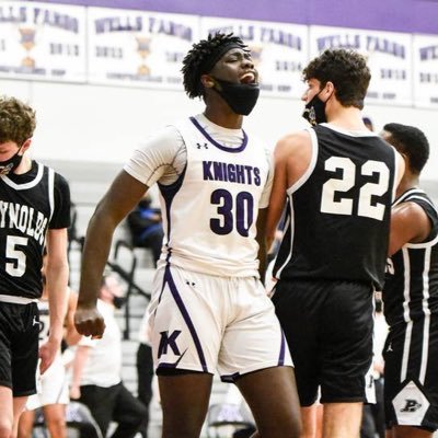 POBScout's tweet photo. 2022 Toni Akinyelu @AKbasketball continues to be a tough matchup on the court. Versatile prospect that impacts the floor in an array of ways. Making plays on both ends and can operate on so many levels. #PhenomHoops @BattleAtTheMill https://t.co/ToZpH0nuZD