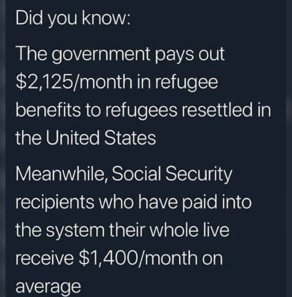 CommodusJTrump's tweet photo. MERRY🎄👇CHRISTMAS!!!😐 https://t.co/nePpjkDP0m