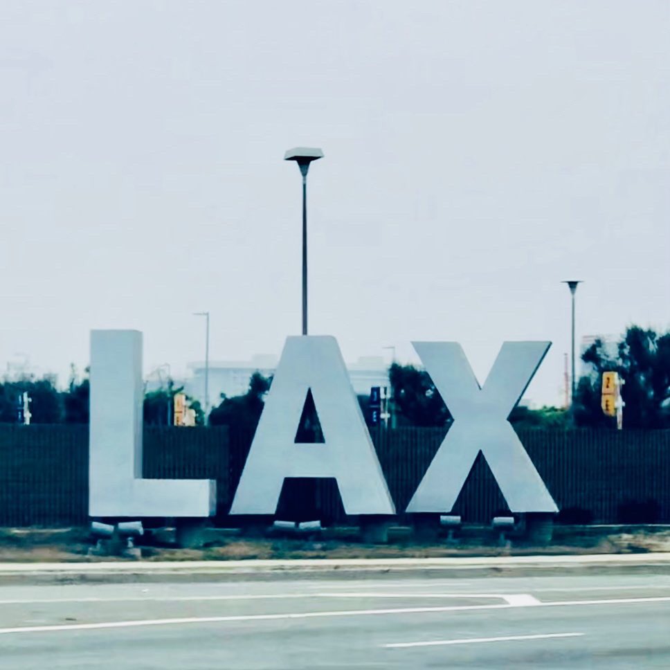 happyl__4's tweet photo. Bye Bye LA✈️♥️✌🏼 Love it every time I’m here! Enjoyed the last few days with some great friends😁Still little longer to go before I get home🙃 #byela #homesweethome #funtimes #withmygirls #friends #btsarmy #fun #losangeles #bts #sofistadium #saturdayvibes #travel #funwithfriends https://t.co/1fuqC0XXbZ