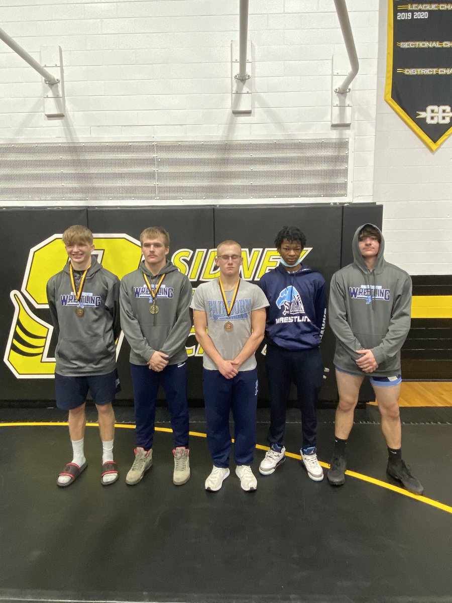 SkyhawksWrestle's tweet photo. Congrats to the placers at the McCracken Sidney Invite today:
Noah Johnson 1st, Brody Hayes/Haden Barnett 3rd, Lance Dudgeon/Hunter Boyd 5th @SkyhawksSports1 @Fhshawksnest @FairbornSkyhawk https://t.co/o82NQpp6MC