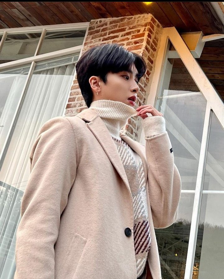 up10tionpr's tweet photo. Instagram - 211201 -  XIAO 

🍁 #HONEY_ALL_DAY"

#UP10TION #XIAO @UP10TION 

cr. 2._.45x https://t.co/JnYBbj2MN4