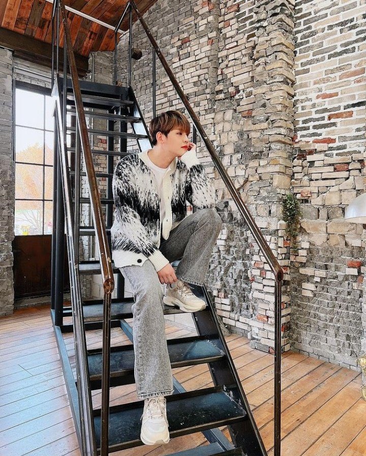 up10tionpr's tweet photo. Instagram - 211130 - KUHN 

After a while. ~ #HONEY_ALL_DAY @UP10TION 

#UP10TION #KUHN https://t.co/YWTLkYswlB