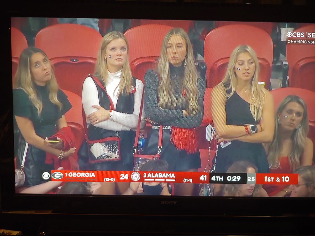 jabaridavis_VFL's tweet image. When Starbucks is out of Peppermint Mocha Lattes and Cold Brew! 🤦🏾‍♂️ #KirbyDumb