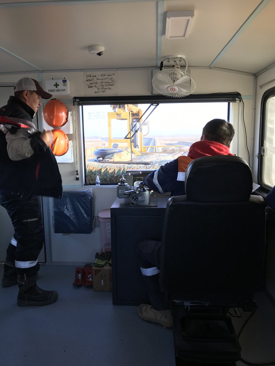 Энэ насандаа юм юманд л сууж үзэв. Ккк. Ингэж их баярлаж үзсэнгүй