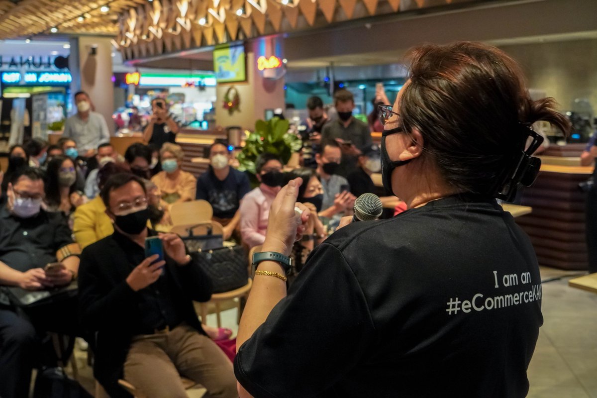 Carol_Fung's tweet photo. Loved this get together & meet some of the best eSeller in MY.
Enterpreneurial is a lonesome journey. We need community to keep us sane and motivated. I love the eCommerce Community. They have been very very supportive and engaging too!
#CommunityBuilder #eCommercePlaybook https://t.co/hXVaIt9VJ6