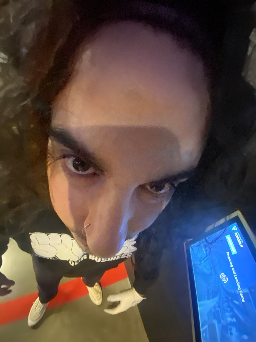 fezpapideluxe's tweet photo. Ay who up hankin they schrader rn https://t.co/3RrAFVSe4k