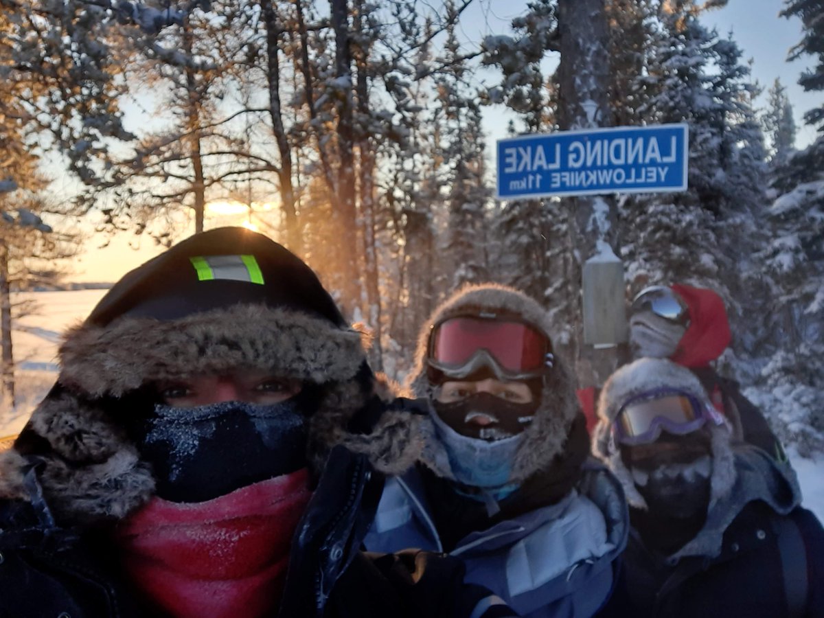 -35C doesn't stop @ReSEC_WLU from getting the job done! Successful field day at Landing Lake, just north of Yellowknife @HomaKrp @gift_att @AliciaPouw21 #ReSECLab #Northof60 #ClimateChangeResearch