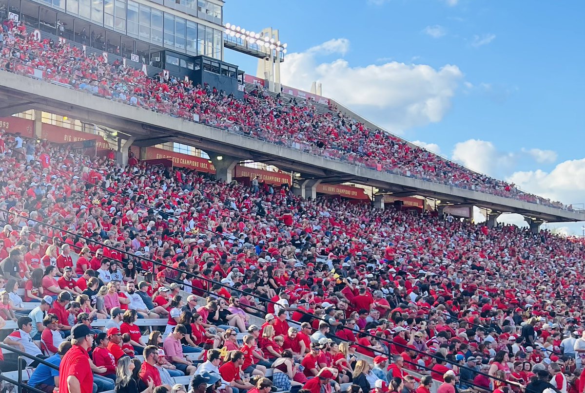 Jennifer_marlin's tweet photo. ALWAYS PROUD TO BE RAGIN CAJUNS🎉🎉🎉🤟🏽😃 congratulations to @coach_bnapier & @RaginCajunsFB on winning the @SunBelt #SunBeltChampionship 🤟🏽🎉🎉🎉🎉🎉 #represent #seaofred #hadtorepost 😂🤟🏽 #geauxcajuns @bobbymarlin https://t.co/AG21Us3tUu