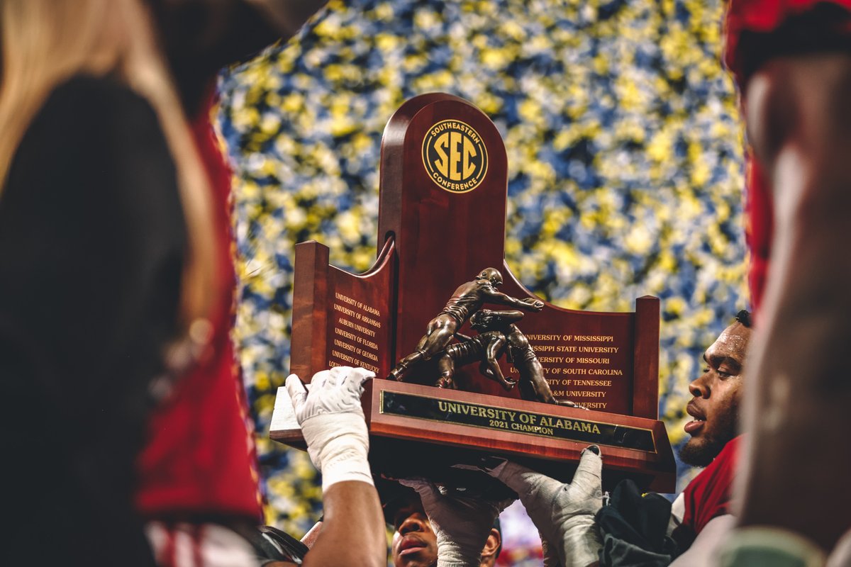 UA_Athletics's tweet photo. Cue the confetti!

#RollTide | #SECChampionship https://t.co/KsfiBrxb3z