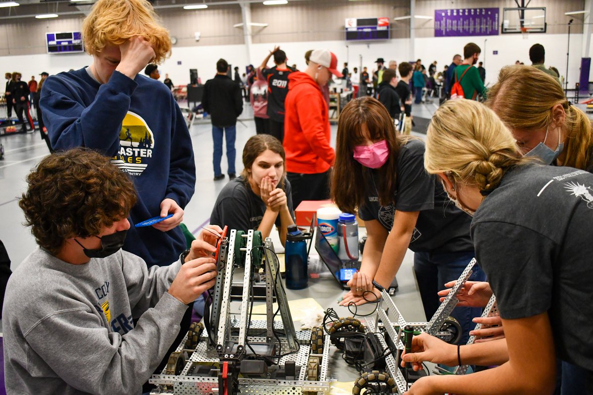 Went to PickTown's VEX Robotics competition! Guys ranked in the top half, but had the best defense score of all 82 teams and had a great "contribution to winning" score (they helped their alliance win a lot). Ladies had some robot trouble but recovered amazingly! #granvillepike