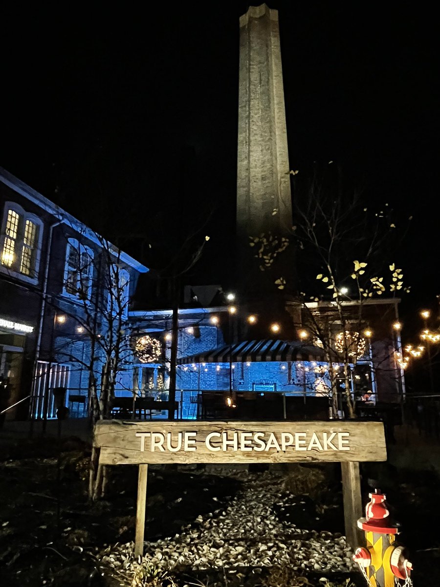 mitchemm13's tweet photo. Finally made it to support my good friend Chef @zmills417 at his new restaurant-True Chesapeake Oyster House. Date night with @Jehovanni6. @zmills417 thank you 🙏🏾 for you support to @nokidhungry. Food and ambiance was FIRST CLASS.  #Hungerhero @NoKidHungryVA https://t.co/y3w5STgw0j