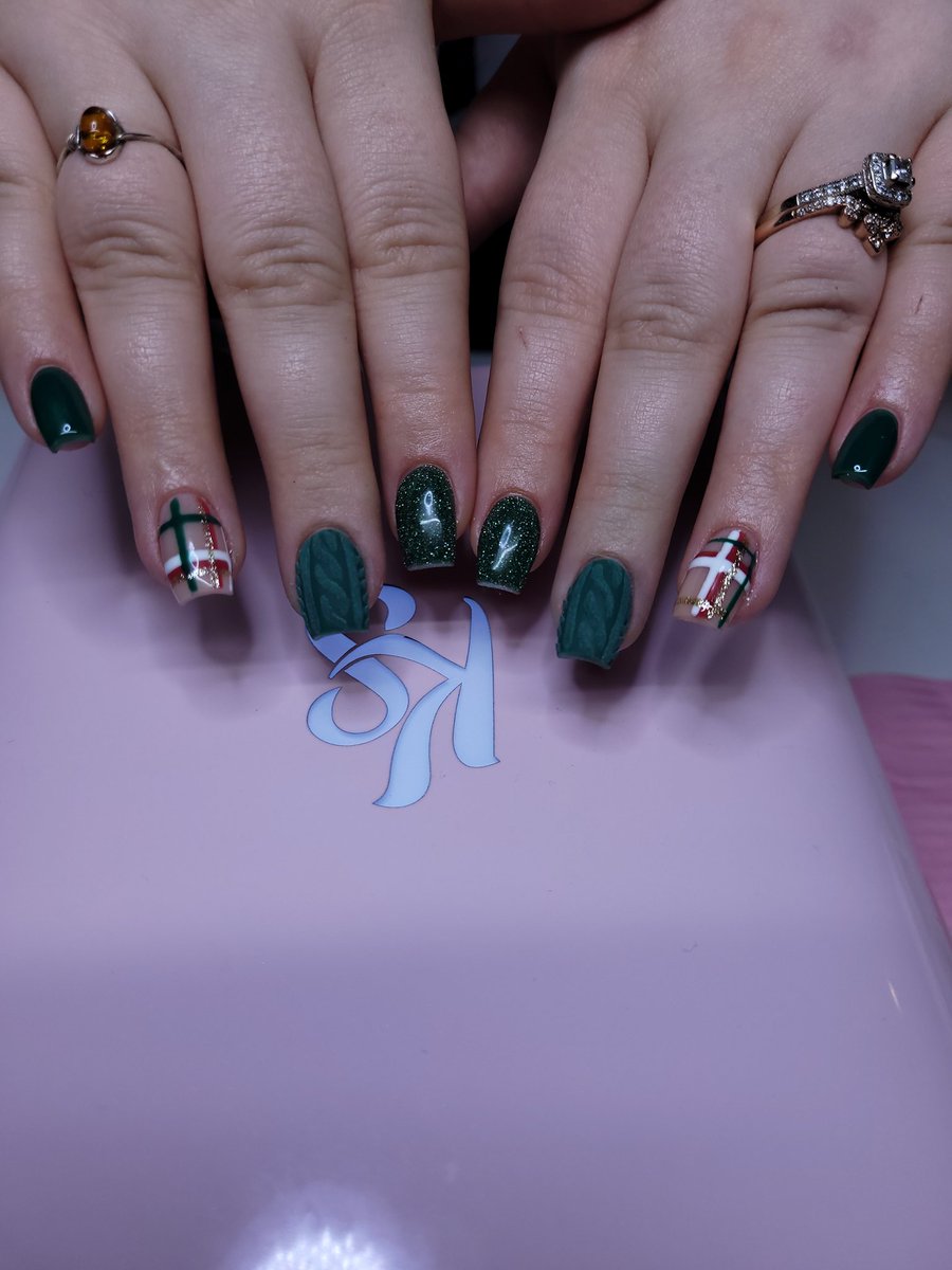 AMillerPedee's tweet photo. It's christmas time bitches 😍 https://t.co/7P2DPE6Qch