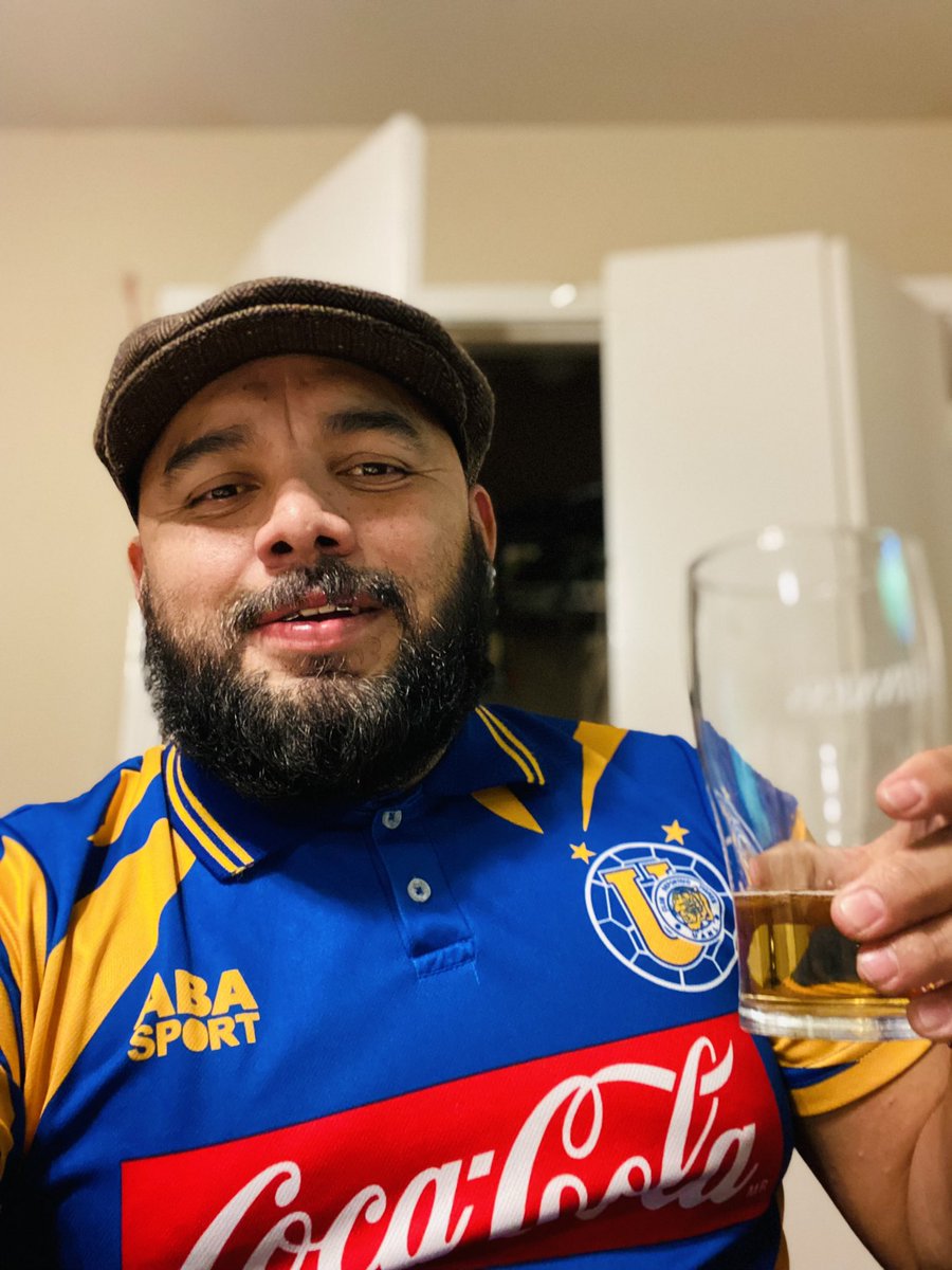 Bovver69's tweet photo. @FlashbackSoccer #VamosLosTigres #pasoapaso #FGYC saludos desde austin https://t.co/MheXC1oYkW