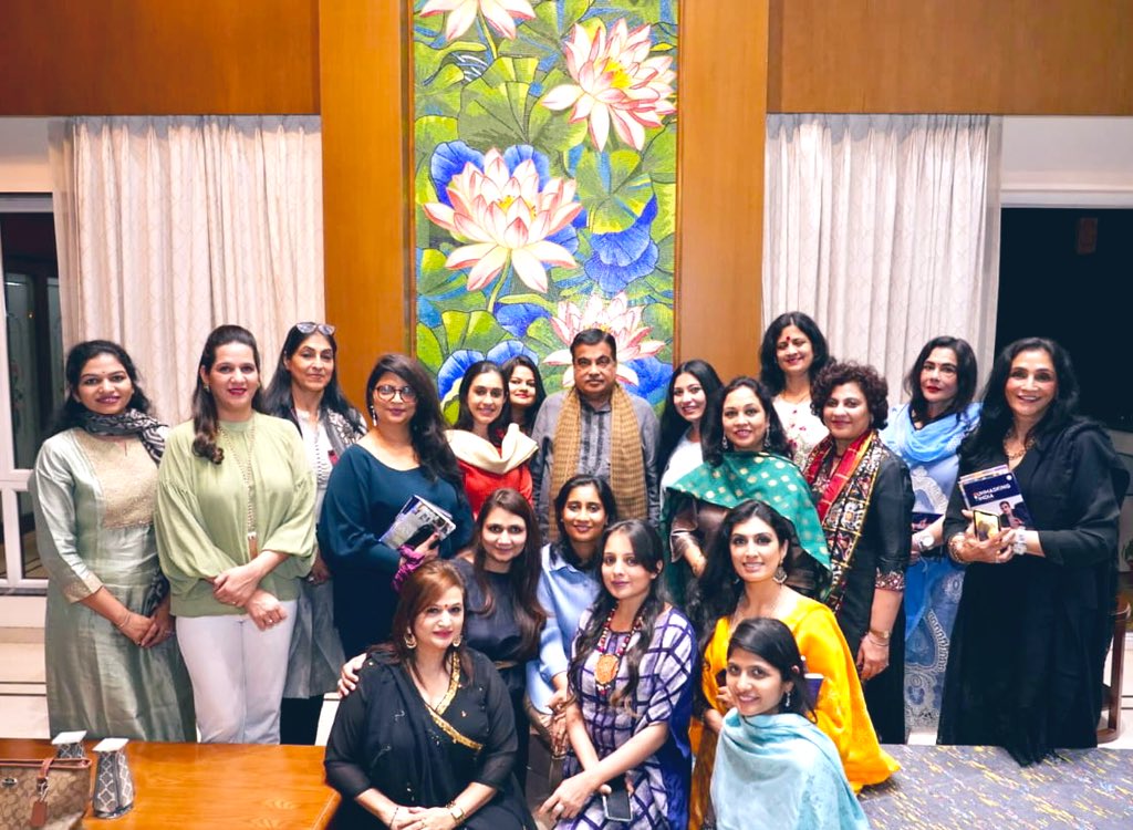Thank you <a href="/nitin_gadkari/">Nitin Gadkari</a> ji for hosting <a href="/ehsaaswomen/">EHSAAS</a> from over a dozen cities at your residence in #Nagpur 
It was an honor to get your signed books. Your thoughts on women empowerment, skill development were inspiring.
We leave back with lovely memories.