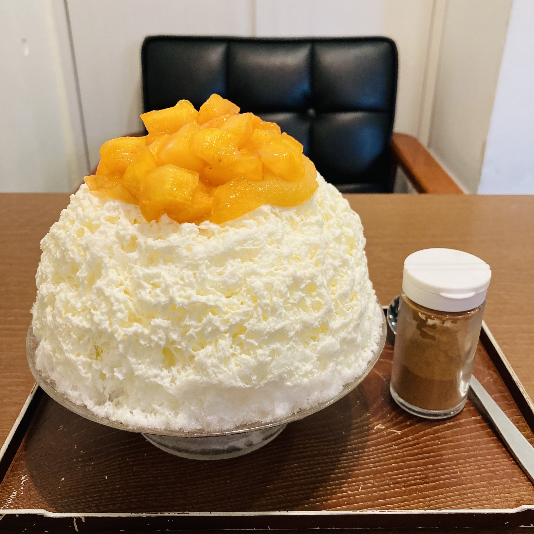 いちごがにがて サカノウエカフェ 湯島 柿氷 1600円 かき氷 氷 Shavedice 東京 東京かき氷 おやつ スイーツ 本郷三丁目 湯島 末広町 御茶ノ水 限定 サカノウエカフェ 柿 Persimmon ブランデー ラムレーズン マスカルポーネ